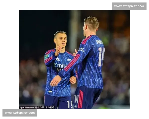 剪刀腿弑旧主!埃泽斩获阿森纳英超首球 剪刀腿弑旧主!埃泽斩获阿森纳英超首球