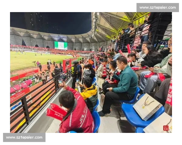 川超赛场双份浪漫!绵阳球迷求婚获 10 万购房券 川超赛场双份浪漫!绵阳球迷求婚获 10 万购房券