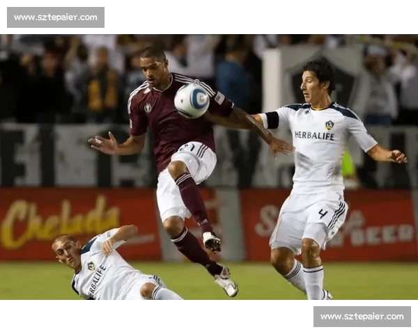 米兰与那不勒斯巅峰对决意甲争冠走势关键战深度解析前瞻 米兰与那不勒斯巅峰对决意甲争冠走势关键战深度解析前瞻